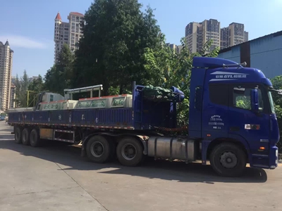 电梯板不锈钢蚀刻机发货，免费蚀刻工艺技术支持